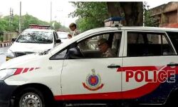 पुलिस वैन में महिला ने दिया बच्चे को जन्म-जच्चा और बच्चा स्वस्थ पुलिस वैन में महिला ने दिया बच्चे को जन्म-जच्चा और बच्चा स्वस्थ