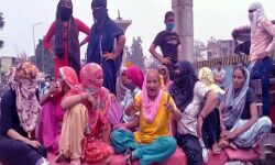 सरकारी अस्पताल से 2 दिन का नवजात चोरी- हाईवे पर लगाया जाम सरकारी अस्पताल से 2 दिन का नवजात चोरी- हाईवे पर लगाया जाम