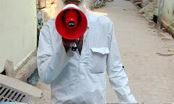 गाना गाते हुए सब्जी कैसे बेचते है बुजुर्ग नफीस- देखिए वीडियो