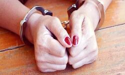 बेटी को फोन कर मां ने खुदकुशी के लिए उकसाया-हुई गिरफ्तार बेटी को फोन कर मां ने खुदकुशी के लिए उकसाया-हुई गिरफ्तार