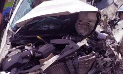 ट्रक से टकराई कार-एक भाई की मौत, दूसरे की हालत गंभीर..... ट्रक से टकराई कार-एक भाई की मौत, दूसरे की हालत गंभीर.....