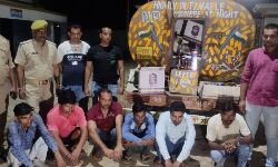 पुलिस के शिकंजे में फंसे 6 आरोपी- 11 लाख की हुई शराब बरामद पुलिस के शिकंजे में फंसे 6 आरोपी- 11 लाख की हुई शराब बरामद