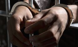 8 माह से फरार 20 हजार का इनामी बदमाश पुलिस मुठभेड़ में गिरफ्तार