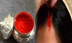 मांग में भरा प्रेमी के नाम का सिंदूर-मां ने बेटी को उतारा मौत के घाट मांग में भरा प्रेमी के नाम का सिंदूर-मां ने बेटी को उतारा मौत के घाट