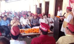 सपा लोहियावाहिनी की समीक्षा बैठक में लिया हर बूथ जीतने का संकल्प सपा लोहियावाहिनी की समीक्षा बैठक में लिया हर बूथ जीतने का संकल्प