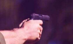 कमरे के किराए को लेकर भिड़े दारोगा-एक दूसरे पर तानी पिस्टल कमरे के किराए को लेकर भिड़े दारोगा-एक दूसरे पर तानी पिस्टल