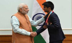 मोदी ने सुहास यथिराज से बात कर दी उन्हें बधाई