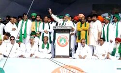 बात करना तो दूर शहीद किसानों के 1 मिनट के मौन का PM को समय नहीं बात करना तो दूर शहीद किसानों के 1 मिनट के मौन का PM को समय नहीं