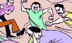 छात्र को मिली ट्रांसपोर्ट सुविधा तो साथियों ने बंधक बनाकर पीटा