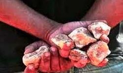 डकैती के आरोपी की मृत्यु के बाद थाने पर पथराव डकैती के आरोपी की मृत्यु के बाद थाने पर पथराव