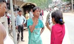 थप्पड़ गर्ल के बाद अब मैदान में आई चप्पल गर्ल-दे दनादन, वीडियो वायरल