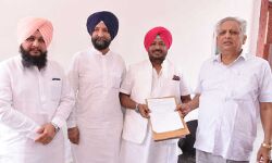 किसानों परअत्याचार - जांच रिपोर्ट विधानसभा अध्यक्ष को सौंपी किसानों परअत्याचार - जांच रिपोर्ट विधानसभा अध्यक्ष को सौंपी