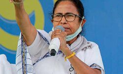 गरजी ममता -खेला होबे की ललकार के साथ फूंका चुनावी बिगुल गरजी ममता -खेला होबे की ललकार के साथ फूंका चुनावी बिगुल