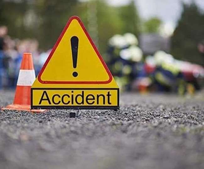 सड़क दुर्घटना में 20 लोगों की मौत