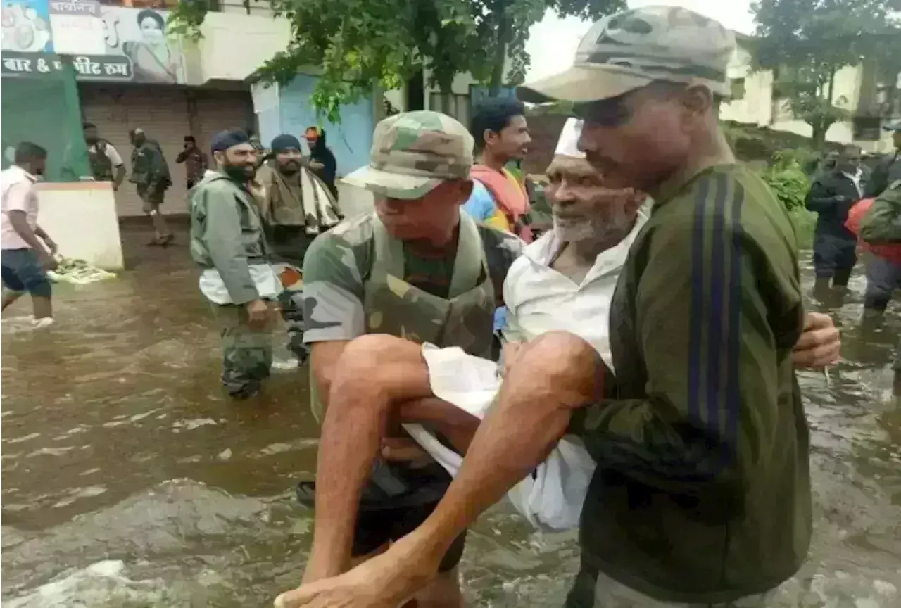 मूसलाधार बारिश का कहर -14 लोग लापता-23 पशुओं की मौत मूसलाधार बारिश का कहर -14 लोग लापता-23 पशुओं की मौत