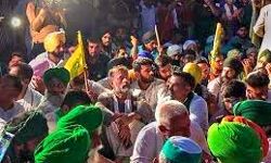 किसानों का करनाल सचिवालय के बाहर धरना जारी किसानों का करनाल सचिवालय के बाहर धरना जारी