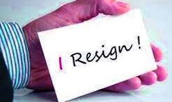 मुख्यमंत्री ने दिया इस्तीफ़ा मुख्यमंत्री ने दिया इस्तीफ़ा