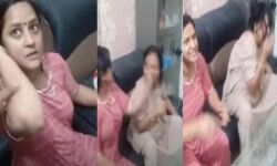 वीडियो वायरल- बहू ने की सास की पिटाई- पति नहीं कर पाया कंट्रोल वीडियो वायरल- बहू ने की सास की पिटाई- पति नहीं कर पाया कंट्रोल