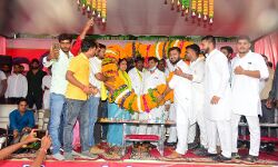 नहीं रखी कोई शर्त- भतीजे के साथ चुनाव लड़ने के लिए शिवपाल तैयार नहीं रखी कोई शर्त- भतीजे के साथ चुनाव लड़ने के लिए शिवपाल तैयार