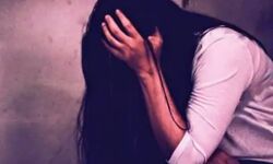 रिश्ते हुए तार तार-दुष्कर्मी दारोगा की दरिंदगी- युवती ने गंगा में लगाई छलांग रिश्ते हुए तार तार-दुष्कर्मी दारोगा की दरिंदगी- युवती ने गंगा में लगाई छलांग