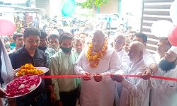 पूर्व सांसद हरेन्द्र मलिक ने एपेक्स हॉस्पिटल का फीता काटकर किया उद्घाटन पूर्व सांसद हरेन्द्र मलिक ने एपेक्स हॉस्पिटल का फीता काटकर किया उद्घाटन