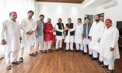 सत्ता में आने पर बटेश्वर में बनायेंगे यूनीवर्सिटी: अखिलेश