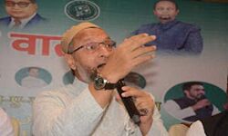 ओवैसी ने मोदी को दी चुनौती, कहा-दम है तो तालिबान को आतंकी संगठन घोषित करें ओवैसी ने मोदी को दी चुनौती, कहा-दम है तो तालिबान को आतंकी संगठन घोषित करें