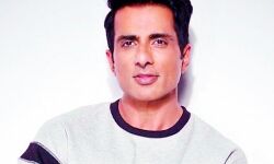 सोनू सूद के छह ठिकानों पर आयकर छापे