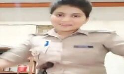 पुलिस विभाग से डिसमिस प्रियंका को अब मिले फिल्मी दुनिया से ऑफर पुलिस विभाग से डिसमिस प्रियंका को अब मिले फिल्मी दुनिया से ऑफर