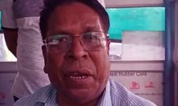 कार से गिरा मोबिल ऑयल- बदमाश ले उड़ा चार लाख के गहने और लैपटॉप कार से गिरा मोबिल ऑयल- बदमाश ले उड़ा चार लाख के गहने और लैपटॉप