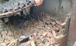 बारिश की मार से गिरा मकान-मलबे में दबने से महिला की मौत-मचा कोहराम बारिश की मार से गिरा मकान-मलबे में दबने से महिला की मौत-मचा कोहराम