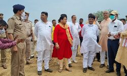 मंत्री कपिल देव ने किया-सीएम की जनसभा स्थल का निरीक्षण-दिए निर्देश मंत्री कपिल देव ने किया-सीएम की जनसभा स्थल का निरीक्षण-दिए निर्देश