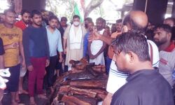 बारिश के बीच निकली शहीद की अंतिम यात्रा-उमड़ा जनसैलाब-गूंज उठा आकाश बारिश के बीच निकली शहीद की अंतिम यात्रा-उमड़ा जनसैलाब-गूंज उठा आकाश