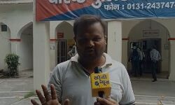 कूडी डालने से मना करने पर दबंगो ने गिराया गेट-पीड़ित का पुलिस ने किया चालान कूडी डालने से मना करने पर दबंगो ने गिराया गेट-पीड़ित का पुलिस ने किया चालान