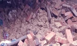 गिरा मकान- मलबे में दबकर दो महिला की मौत- 8 की हालत गंभीर
