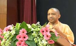 हमारे लिए व्यक्ति से बड़ा दल और दल से बड़ा देश: योगी हमारे लिए व्यक्ति से बड़ा दल और दल से बड़ा देश: योगी