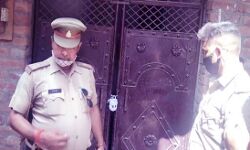 धर्मांतरण को लेकर हंगामा - आरोपी पादरी लिया हिरासत में धर्मांतरण को लेकर हंगामा - आरोपी पादरी लिया हिरासत में