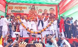 ब्राहमण सम्मलेन का पंडाल खचाखच रहा भरा- राकेश को पहनाई पगड़ी