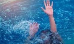 नदी में डूबे दो व्यक्ति- तलाश जारी