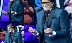 अमिताभ बच्चन ने जुम्मा-चुम्मा गाने पर किया डांस अमिताभ बच्चन ने जुम्मा-चुम्मा गाने पर किया डांस