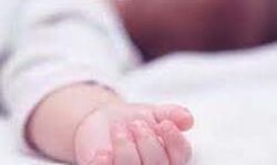 नवजात की मृत्यु - परिजनों ने अस्पताल में किया हंगामा नवजात की मृत्यु - परिजनों ने अस्पताल में किया हंगामा