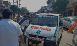 नेता के सम्मान में-कार्यकर्ता मैदान में-एंबुलेंस फंसी रही जाम के झाम में