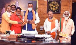 डिप्टी सीएम से मिले भाजपा नेता-दी समस्याओं की जानकारी डिप्टी सीएम से मिले भाजपा नेता-दी समस्याओं की जानकारी