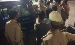 जा रही थी घर छोड़कर-पीछे दौड़े परिजन-प्रेमिका को धक्का दे भागा प्रेमी जा रही थी घर छोड़कर-पीछे दौड़े परिजन-प्रेमिका को धक्का दे भागा प्रेमी