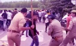 सम्राट मिहिर भोज जाति विवाद-प्रतिमा को लेकर रास्ता जाम-पुलिस पर पथराव सम्राट मिहिर भोज जाति विवाद-प्रतिमा को लेकर रास्ता जाम-पुलिस पर पथराव