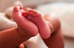 महज 6000 के लिए मां ने अपनी नवजात बच्ची को बेचा