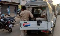 दिनदहाड़े फायरिंग-कैश वैन से रुपए लूटने की कोशिश-गार्ड घायल