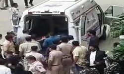 कोर्ट में गोलीबारी में तीन की मौत कोर्ट में गोलीबारी में तीन की मौत