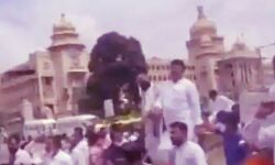 डीजल पेट्रोल के महंगे होते दाम-एमएलए हुए तांगे पर सवार-पहुंचे विधानसभा डीजल पेट्रोल के महंगे होते दाम-एमएलए हुए तांगे पर सवार-पहुंचे विधानसभा