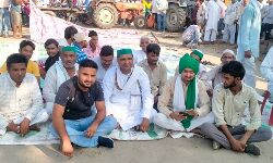 सड़कों पर बैठे किसान, जगह-जगह भारी जाम- थमी जिंदगी की रफ्तार सड़कों पर बैठे किसान, जगह-जगह भारी जाम- थमी जिंदगी की रफ्तार